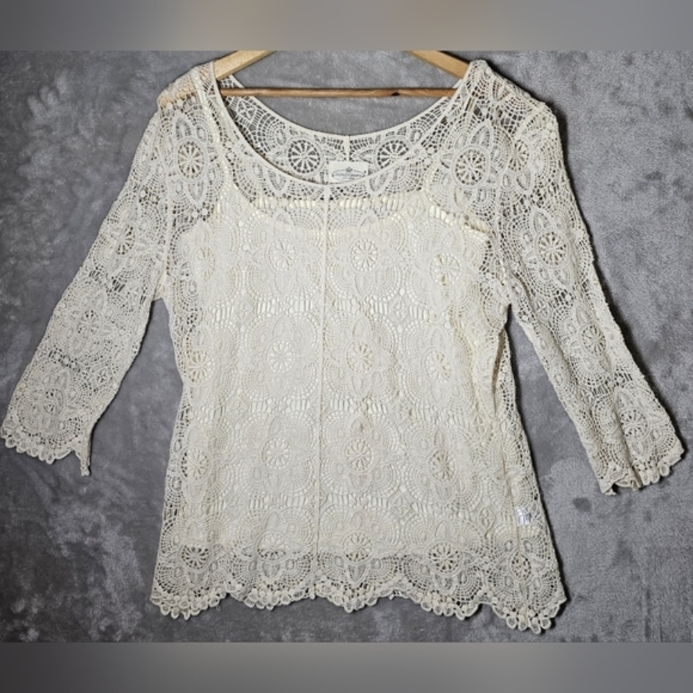 Grand &‎ Greene Women's Lace Long Sleeved Blouse with attached Tank Top Medium